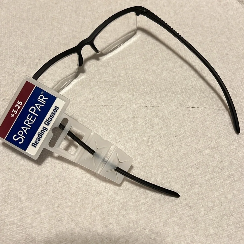 NEW! Reading glasses. Strength +3.25